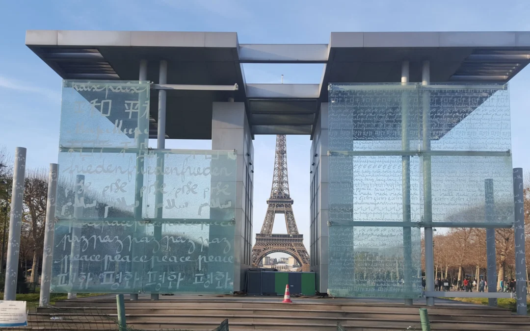 Noël à Paris: My First Solo Trip